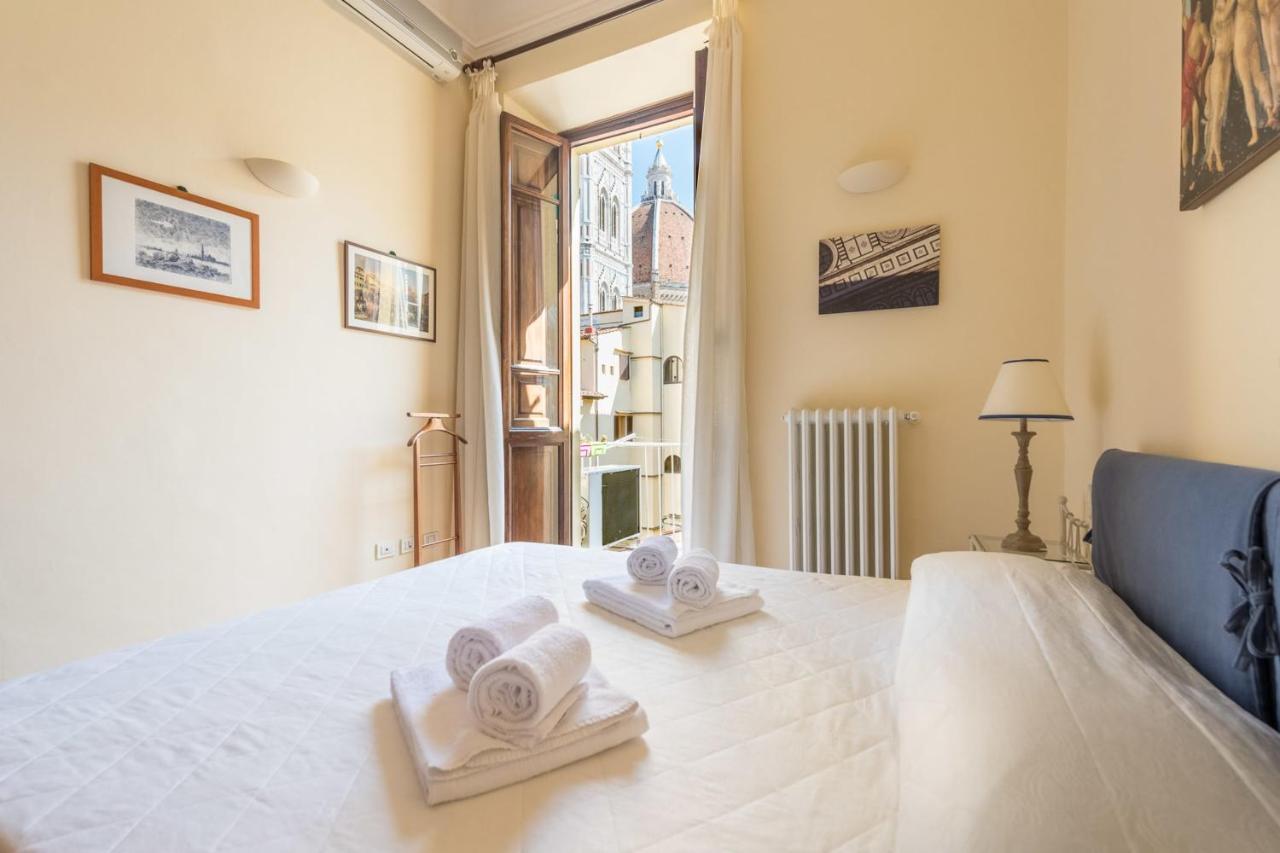 Charming 2Bed Apartment Overlooking Duomo - Hosted By Sweetstay فلورنس المظهر الخارجي الصورة