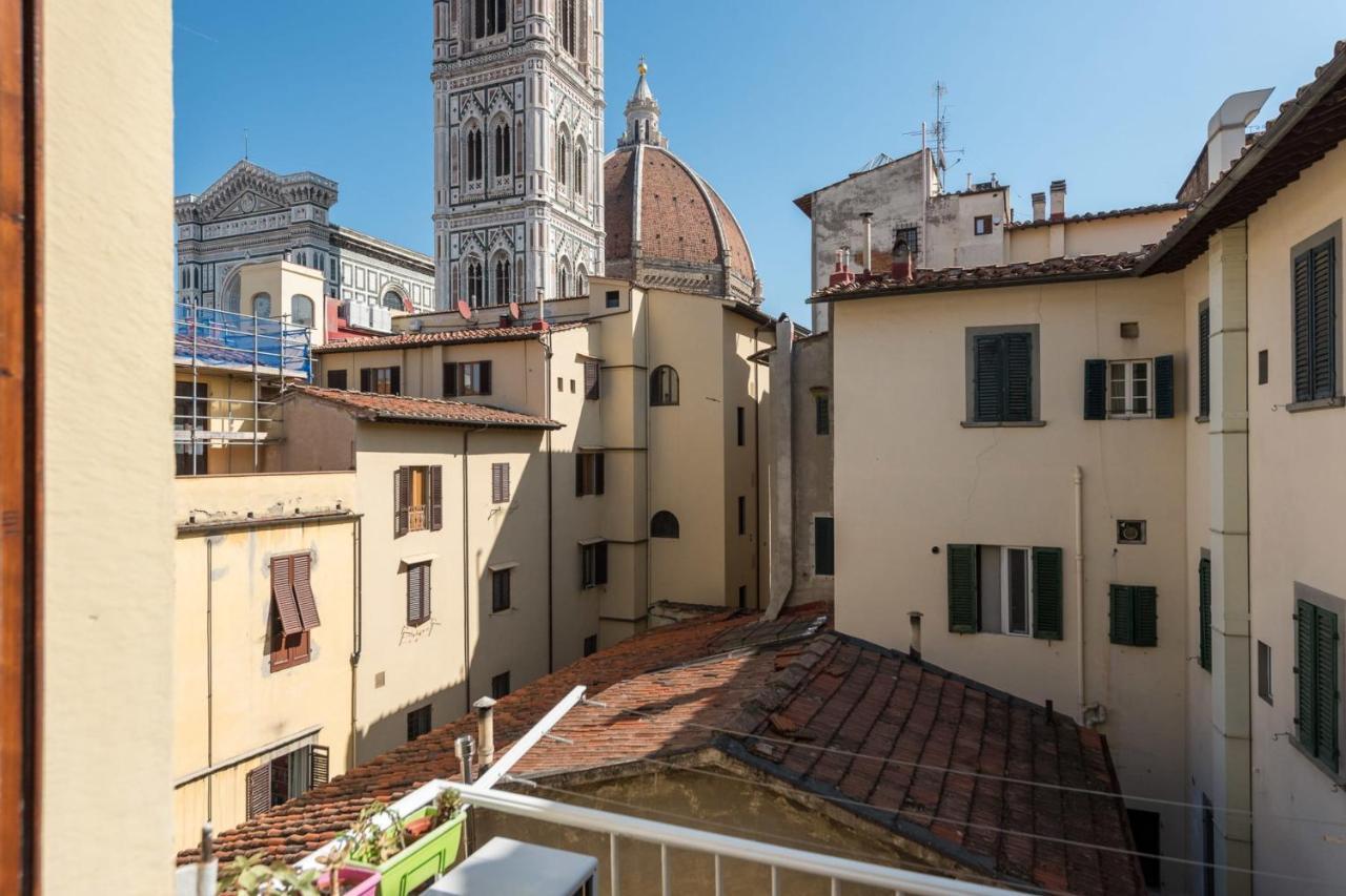 Charming 2Bed Apartment Overlooking Duomo - Hosted By Sweetstay فلورنس المظهر الخارجي الصورة