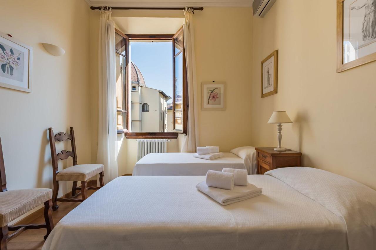 Charming 2Bed Apartment Overlooking Duomo - Hosted By Sweetstay فلورنس المظهر الخارجي الصورة