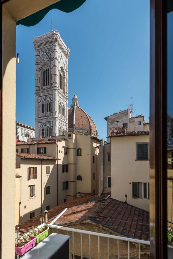 Charming 2Bed Apartment Overlooking Duomo - Hosted By Sweetstay فلورنس المظهر الخارجي الصورة