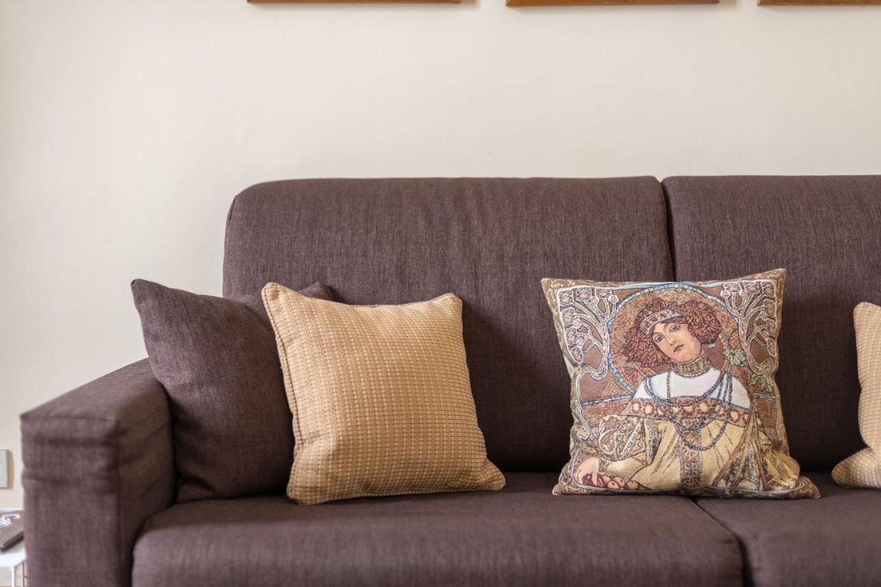 Charming 2Bed Apartment Overlooking Duomo - Hosted By Sweetstay فلورنس المظهر الخارجي الصورة