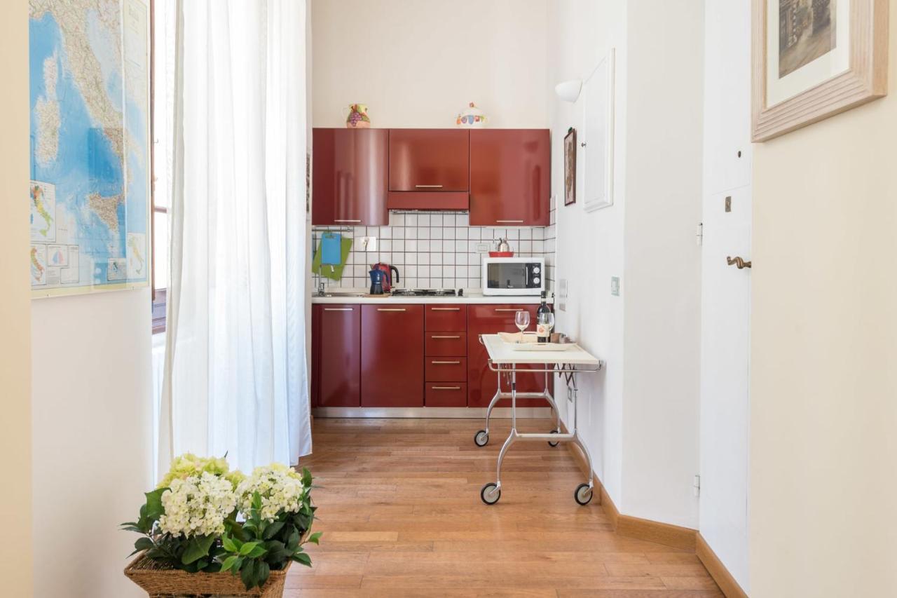 Charming 2Bed Apartment Overlooking Duomo - Hosted By Sweetstay فلورنس المظهر الخارجي الصورة