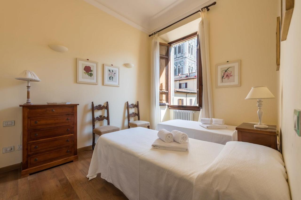 Charming 2Bed Apartment Overlooking Duomo - Hosted By Sweetstay فلورنس المظهر الخارجي الصورة