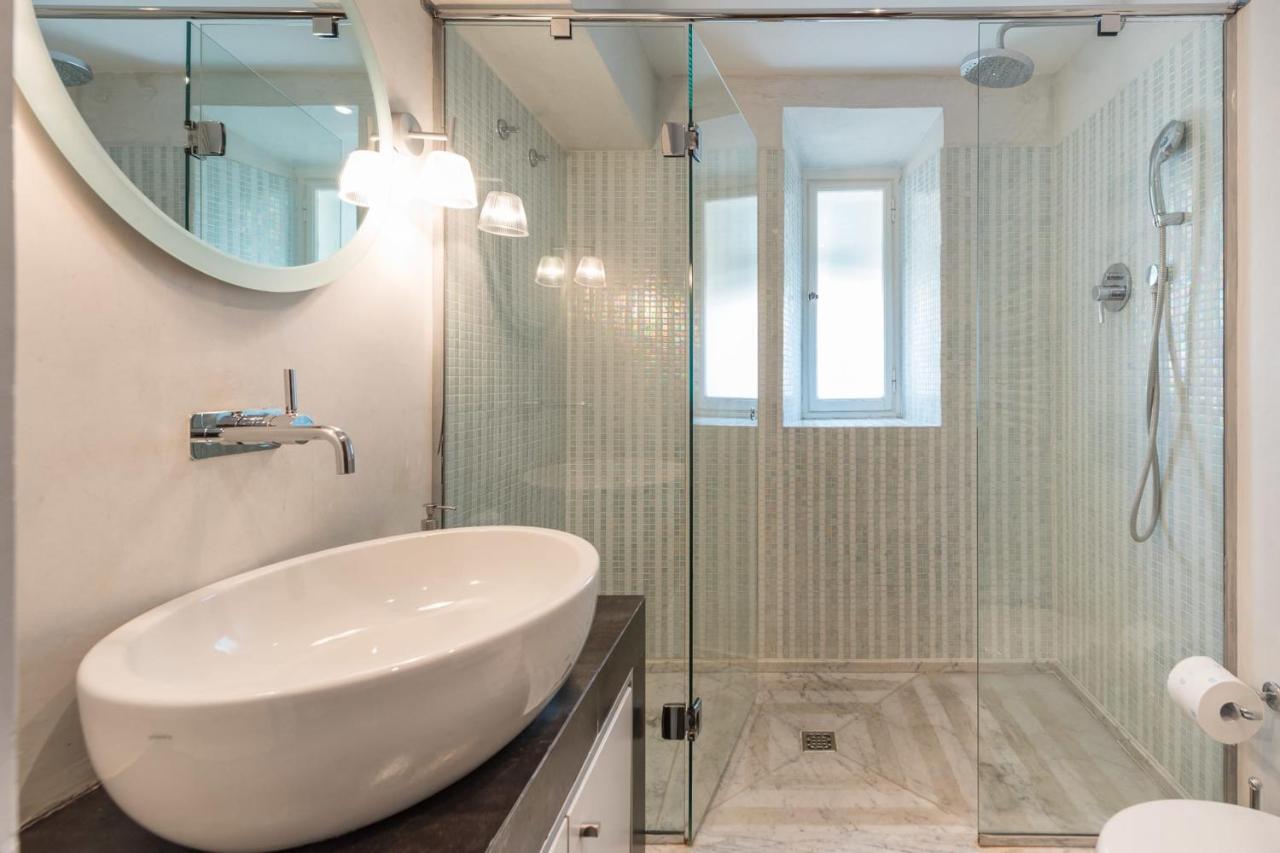 Charming 2Bed Apartment Overlooking Duomo - Hosted By Sweetstay فلورنس المظهر الخارجي الصورة