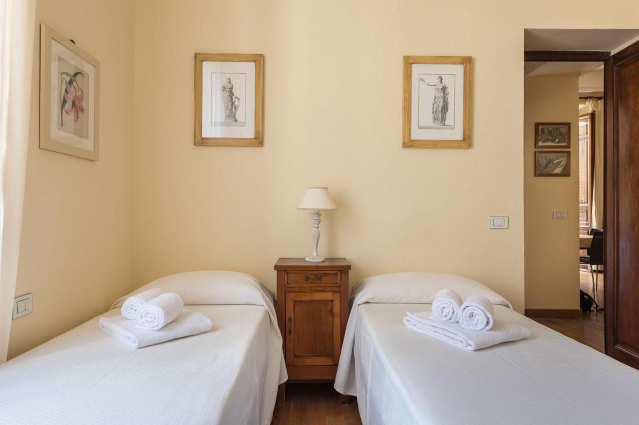 Charming 2Bed Apartment Overlooking Duomo - Hosted By Sweetstay فلورنس المظهر الخارجي الصورة